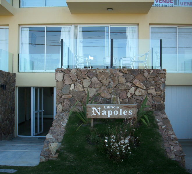 Napoles (22)