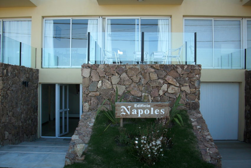 Napoles (22)