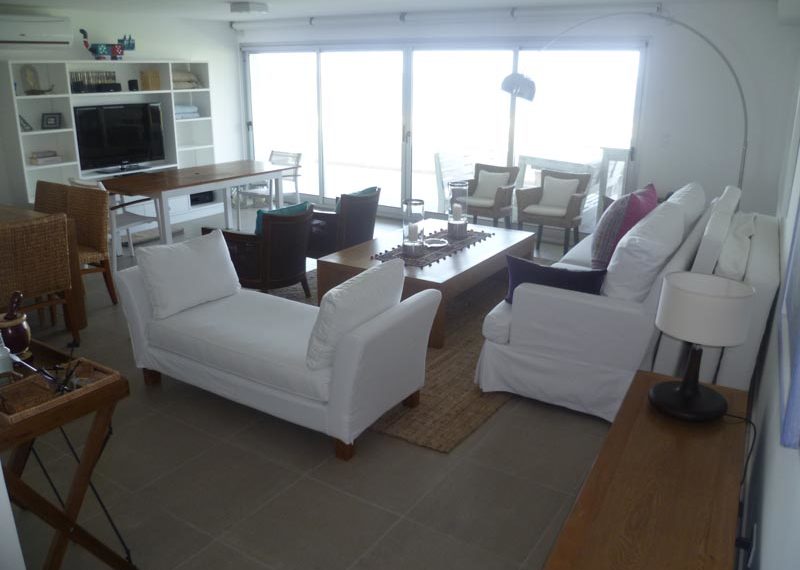 Esturion 210 (2)