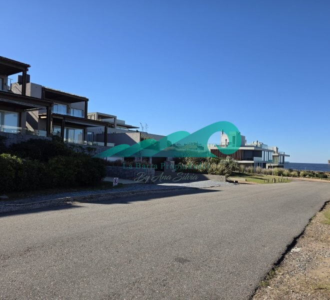 Exterior 3